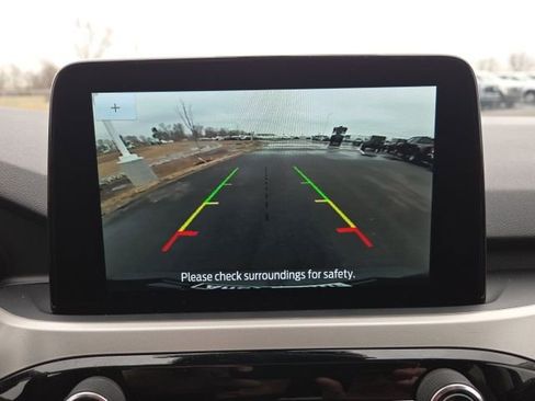 Used 2022 Ford Escape SE w/ SE Sport Appearance Package image 32