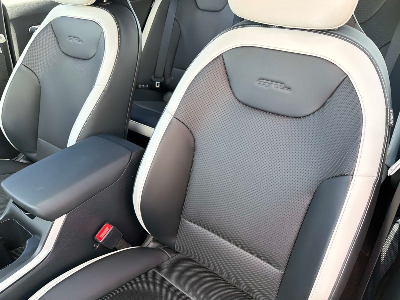 New 2026 Kia K4 GT-Line FWD image 17