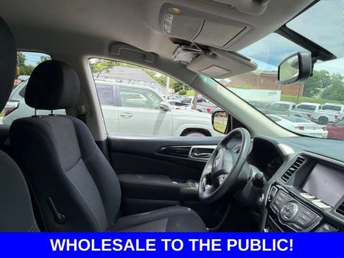 Used 2017 Nissan Pathfinder SV AWD/4WD image 10