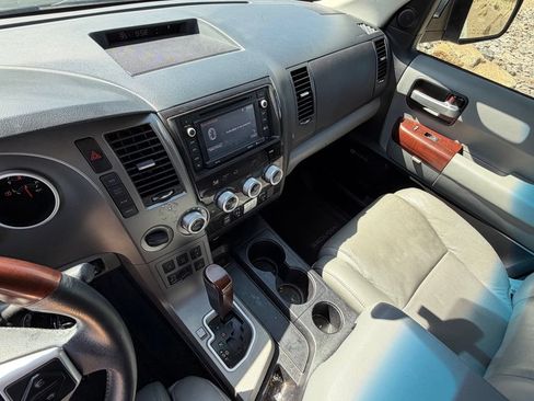 Used 2017 Toyota Sequoia Platinum AWD/4WD image 27