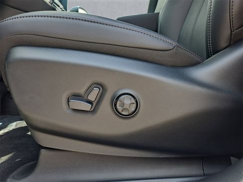 New 2025 Chrysler Voyager LX image 16