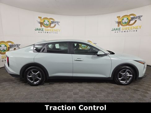 Used 2025 Kia K4 LXS image 10