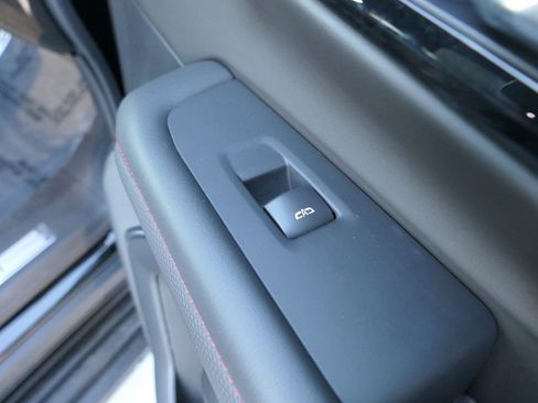 Used 2025 Chevrolet Suburban RST image 25