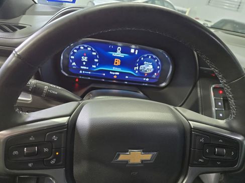 Used 2023 Chevrolet Suburban LT w/ Luxury Package image 21