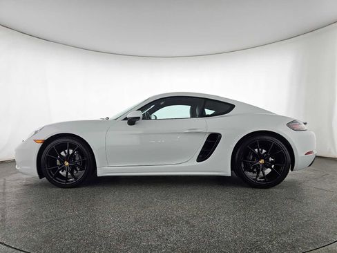 Used 2022 Porsche 718 Cayman w/ Premium Package image 2