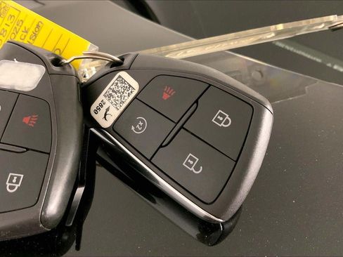 Used 2025 Buick Envision Preferred AWD/4WD image 12