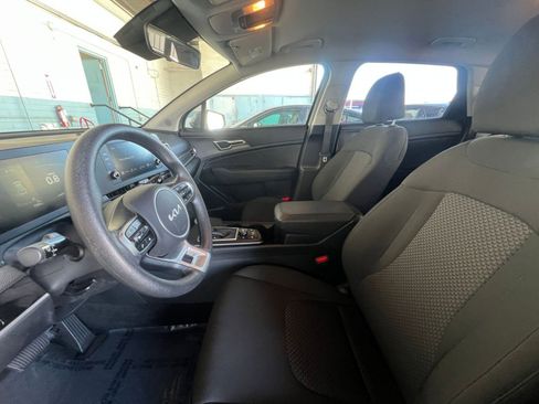 Used 2025 Kia Sportage LX FWD image 27