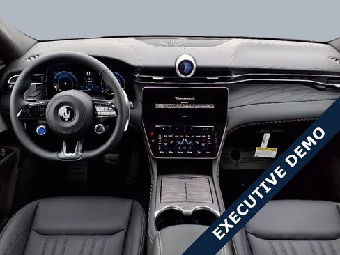 New 2025 Maserati Grecale Modena image 9