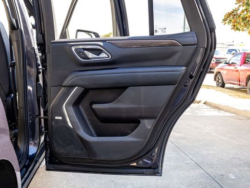 Used 2022 Chevrolet Tahoe LT w/ Luxury Package image 38