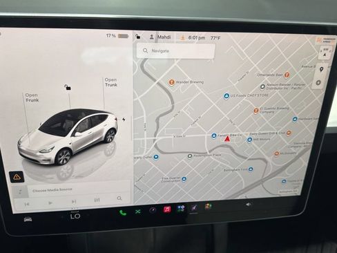 Used 2022 Tesla Model Y Long Range AWD/4WD image 30