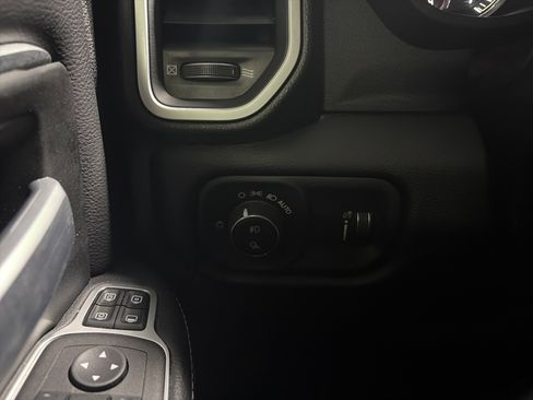 Used 2024 RAM 2500 Big Horn w/ Night Edition AWD/4WD image 17