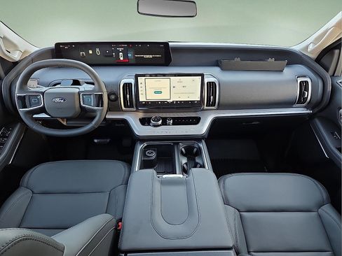 New 2026 Ford Expedition Active image 12