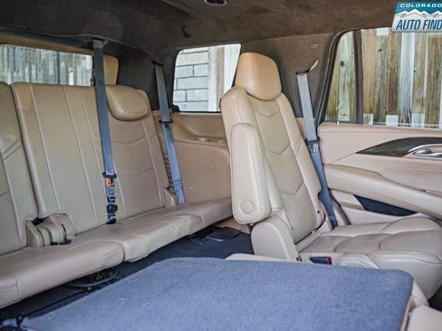 Used 2019 Cadillac Escalade Platinum AWD/4WD image 24
