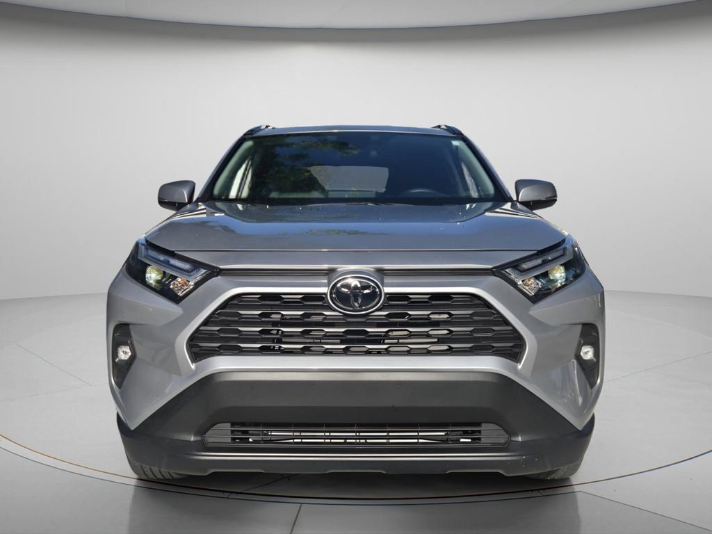 Used 2025 Toyota RAV4 XLE Premium FWD image 4