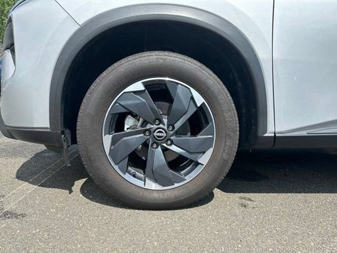 Used 2024 Nissan Rogue SV AWD/4WD image 40