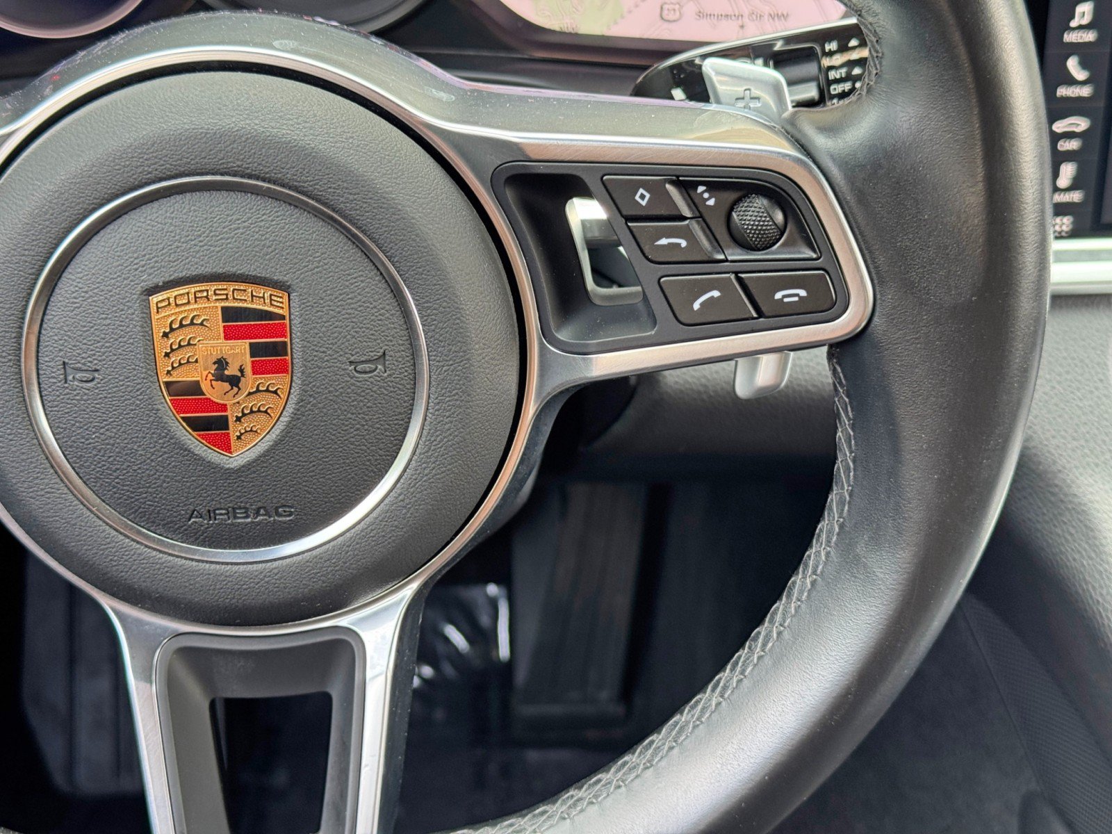 Used 2018 Porsche Panamera image 23