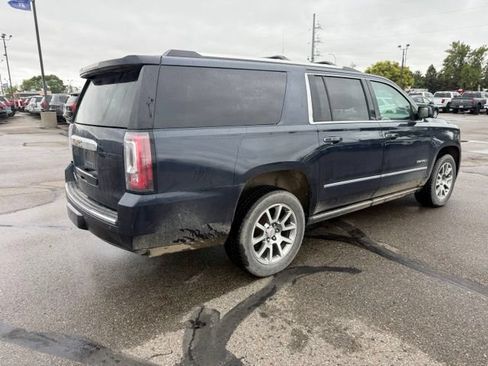 Used 2019 GMC Yukon XL Denali w/ Open Road Package AWD/4WD image 11