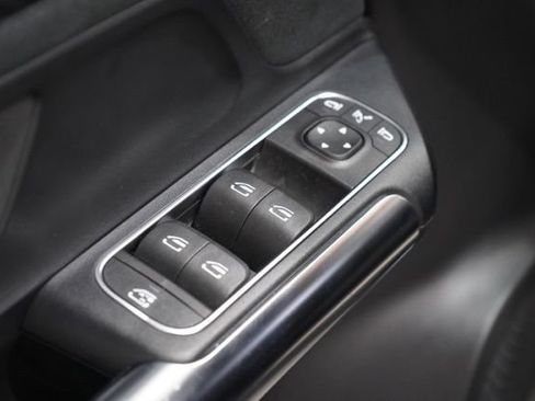 Used 2022 Mercedes-Benz GLA 250 4MATIC image 19