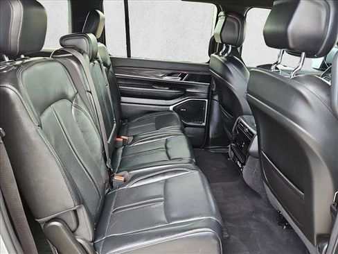 Used 2022 Jeep Wagoneer Series II AWD/4WD image 20