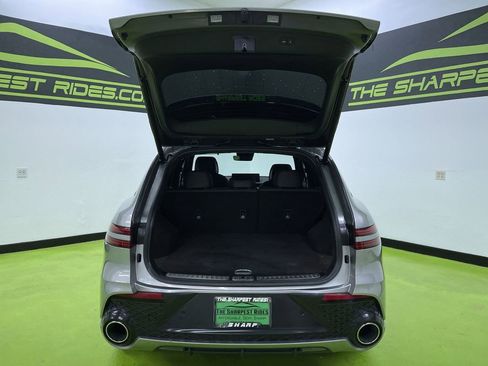 Used 2022 Genesis GV70 3.5T image 9