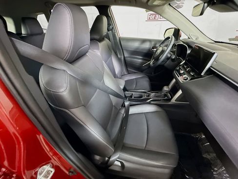 Certified 2023 Toyota Corolla Cross XLE w/ Convenience Package AWD/4WD image 33