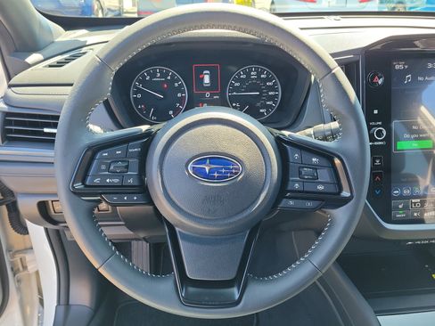Used 2025 Subaru Forester Premium AWD/4WD image 23