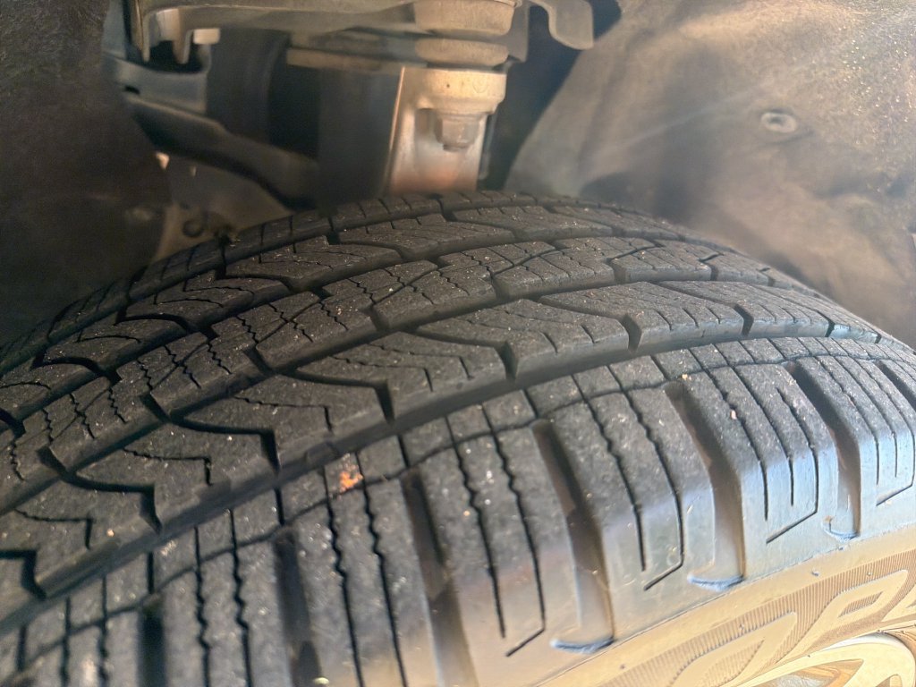 Used 2017 Jeep Grand Cherokee Overland RWD image 14