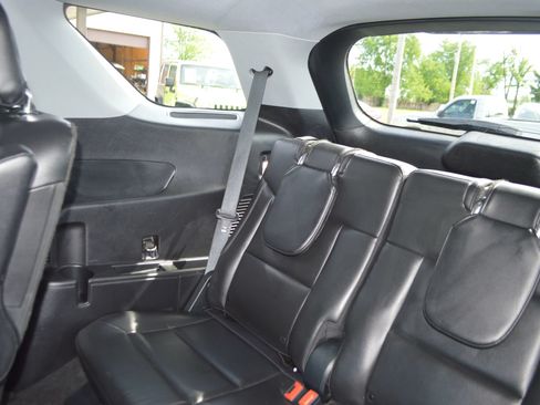 Used 2020 Ford Explorer XLT w/ Equipment Group 202A AWD/4WD image 20