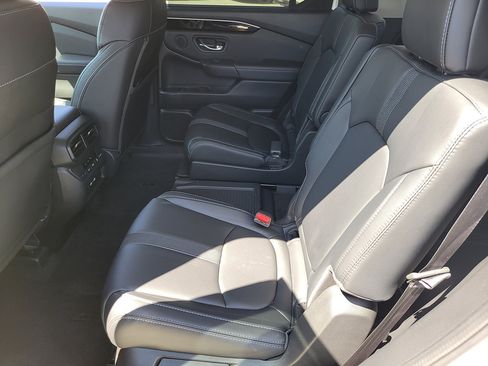 Used 2023 Honda Pilot EX-L image 12
