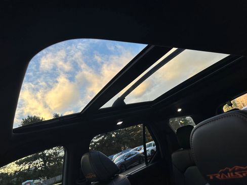 Certified 2024 Honda Pilot TrailSport image 24