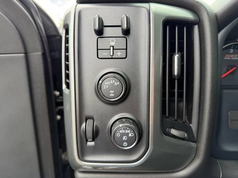 Used 2018 Chevrolet Silverado 1500 LT w/ All Star Edition AWD/4WD image 18