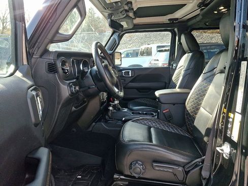 Used 2021 Jeep Wrangler Unlimited Sahara AWD/4WD image 16