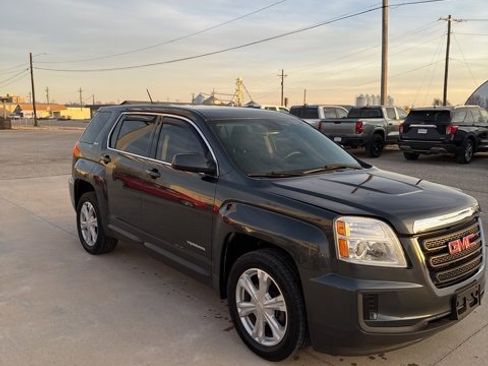 Used 2017 GMC Terrain SLE image 4