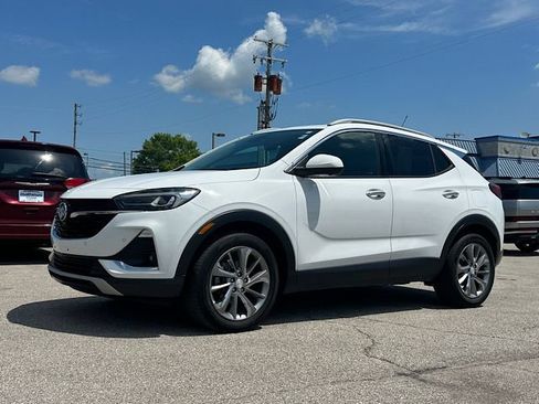 Used 2020 Buick Encore GX Essence w/ Experience Buick Package FWD image 2