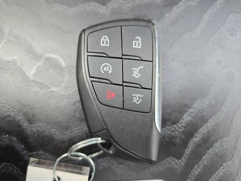 Used 2021 GMC Yukon XL Denali w/ Advanced Technology Package image 22