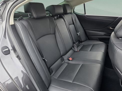 Certified 2022 Lexus ES 350 w/ Premium Package image 15