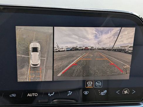 New 2026 Chevrolet Equinox EV LT image 23