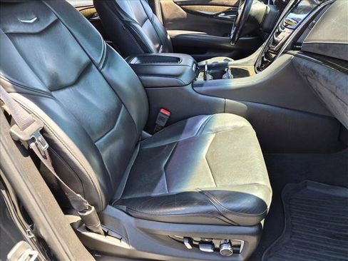 Used 2019 Cadillac Escalade ESV Platinum AWD/4WD image 21