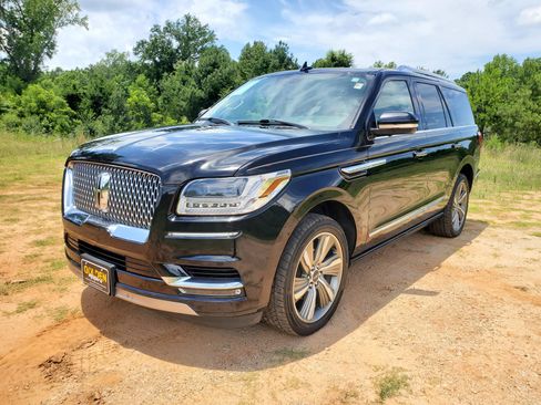 Used 2018 Lincoln Navigator Reserve AWD/4WD image 23