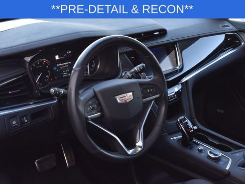 Used 2024 Cadillac XT6 Sport w/ LPO, Floor Liner Package AWD/4WD image 9