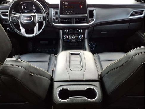 Used 2024 GMC Yukon SLT RWD image 11