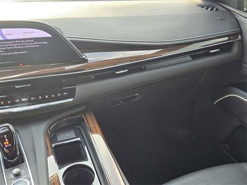 Used 2023 Cadillac Escalade ESV Premium Luxury image 19