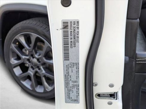 Used 2021 Jeep Compass Latitude image 25