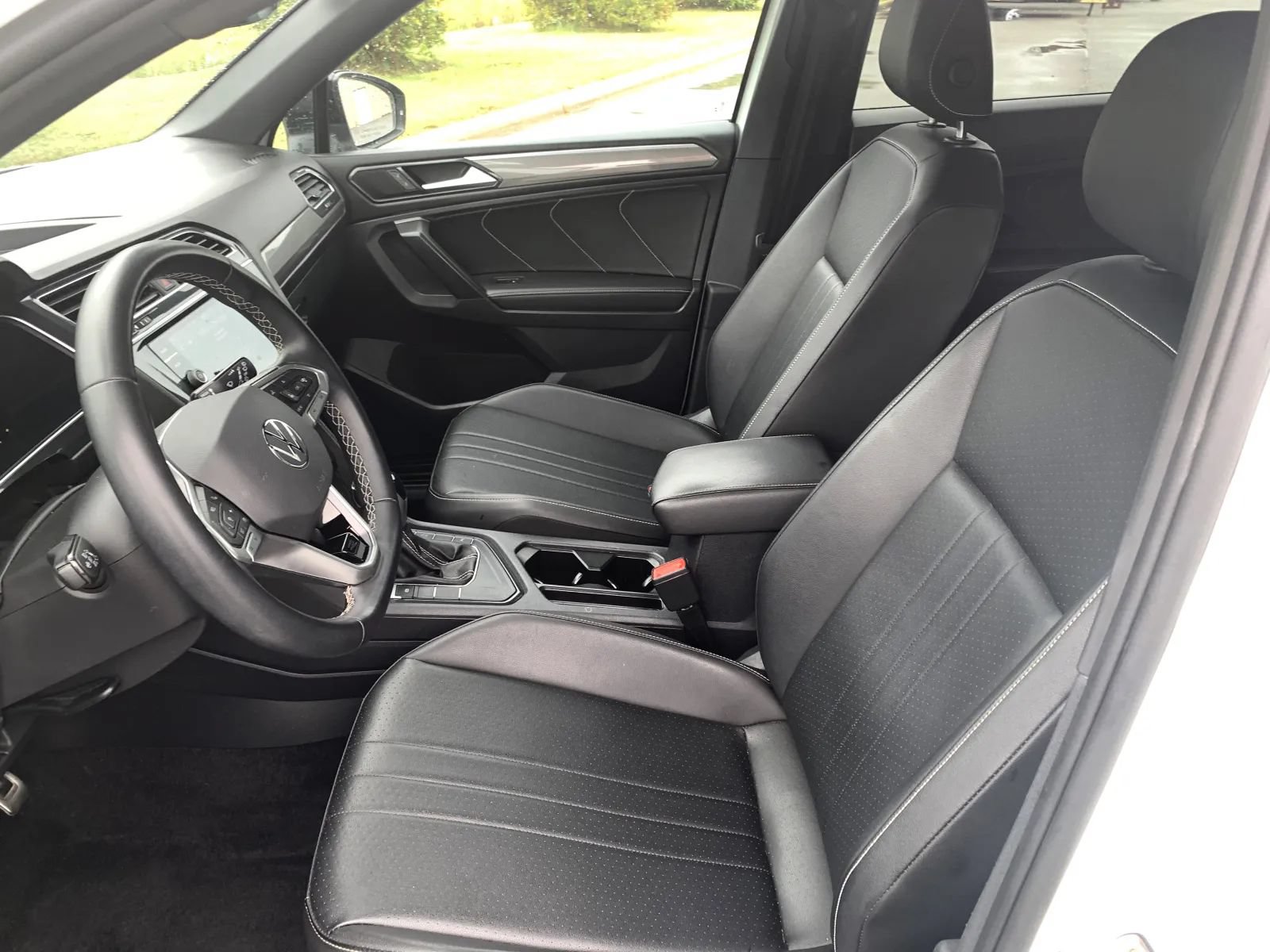 Used 2023 Volkswagen Tiguan SE R-Line FWD image 25