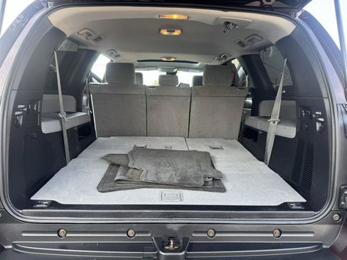 Used 2018 Toyota Sequoia SR5 AWD/4WD image 18