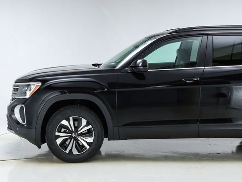 New 2026 Volkswagen Atlas SE image 40