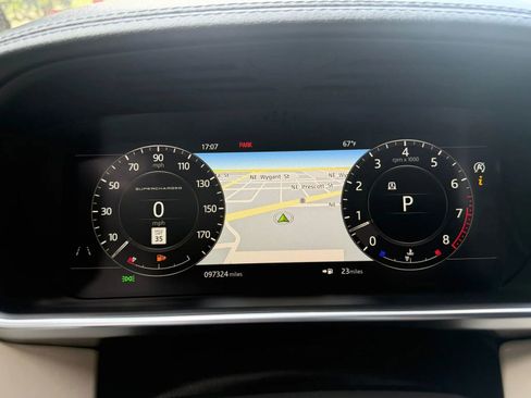 Used 2018 Land Rover Range Rover Long Wheelbase Supercharged image 18