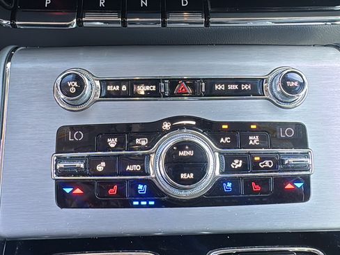 Used 2020 Lincoln Aviator Reserve w/ Equipment Group 202A image 21