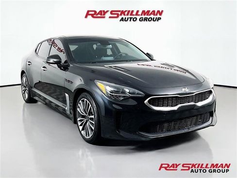 Used 2018 Kia Stinger Premium image 1