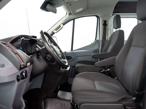 Used 2016 Ford Transit 250 130 Low Roof RWD image 6